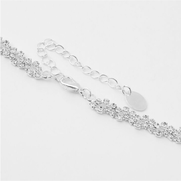 CLAIRE’S CRYSTAL V-NECK JEWELRY SET - Picture 3 of 3